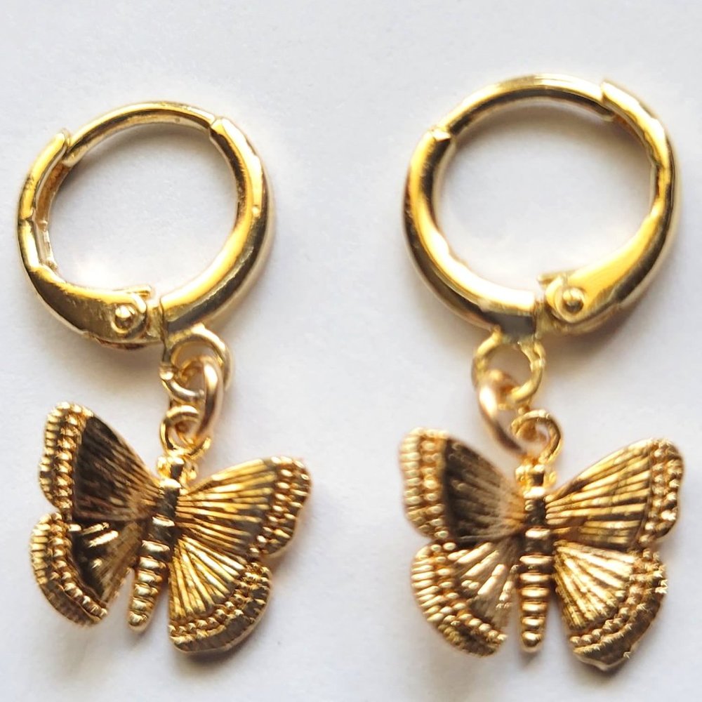 NEW Dainty Butterfly Huggie Hoops Earrings